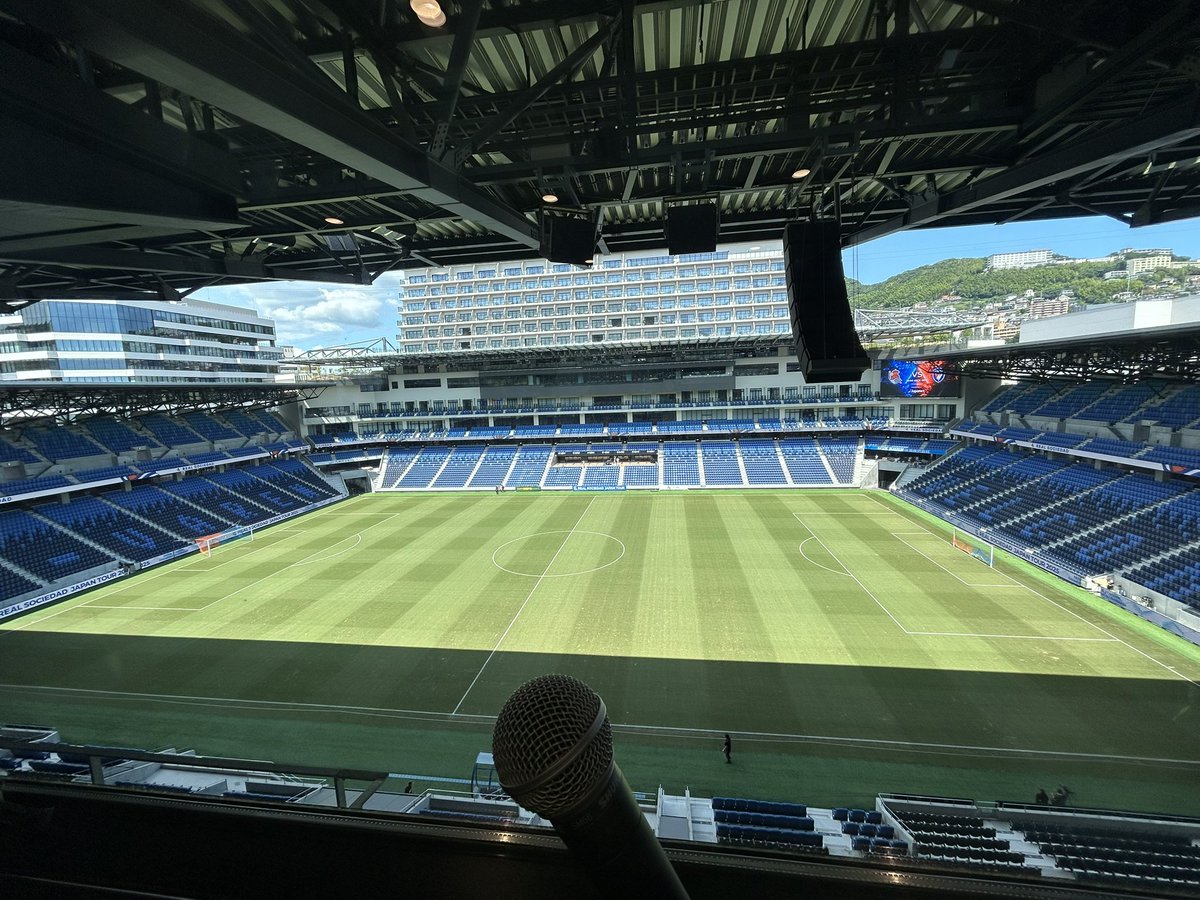 #REALSOCIEDAD JAPAN TOUR 2025
#レアルソシエダ vs #Vファーレン長崎
代打助っ人枠で参戦！
長崎MC #初村健矢 さんの分も想いを込めて！

素晴らしきクラブ「レアル・ソシエダ 」と、長崎の大切なクラブ「V・ファーレン長崎」の新たな歴史の一歩となる一戦、力になれるよう精一杯声を届けます！