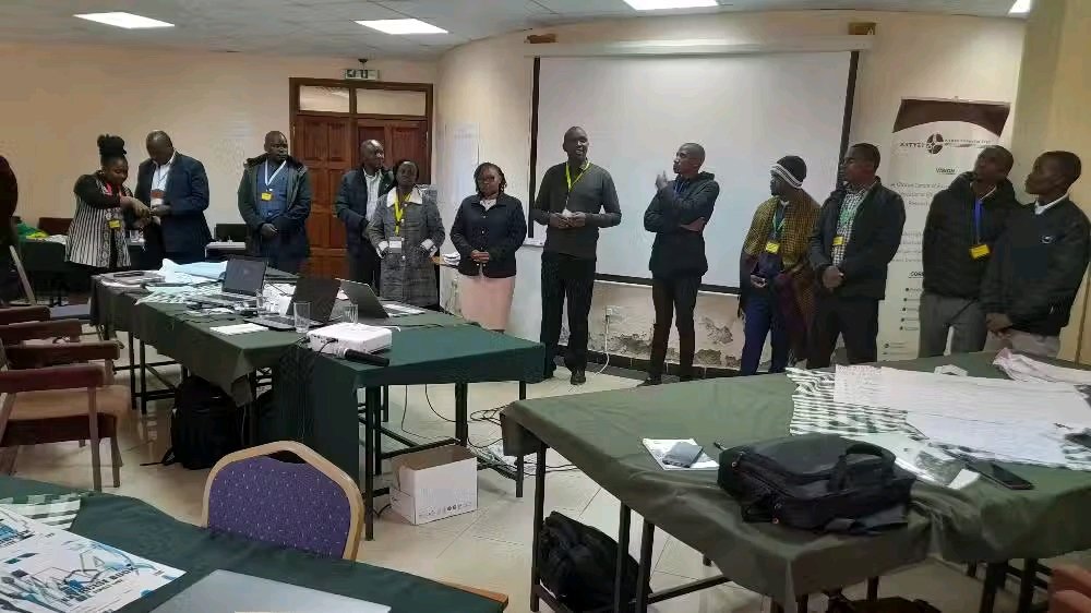 🎓 Kenya School of TVET, in partnership with CICan (KBEST 10) &amp; Kenya Forest Service, upskilled 34 trainers on CBET delivery. The 2-week blended training ended with tree planting under the #15BillionTreesInitiative. 🌱 #homeoftechnicaleducation #TVET #CBET