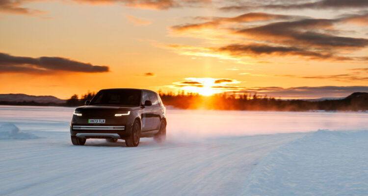 FleetPointUK's tweet image. Jaguar Land Rover delays Range Rover Electric to 2026.

Read more: fleetpoint.org/electric-vehic…

#jaguarlandrover #RangeRoverElectric #LaunchDelay