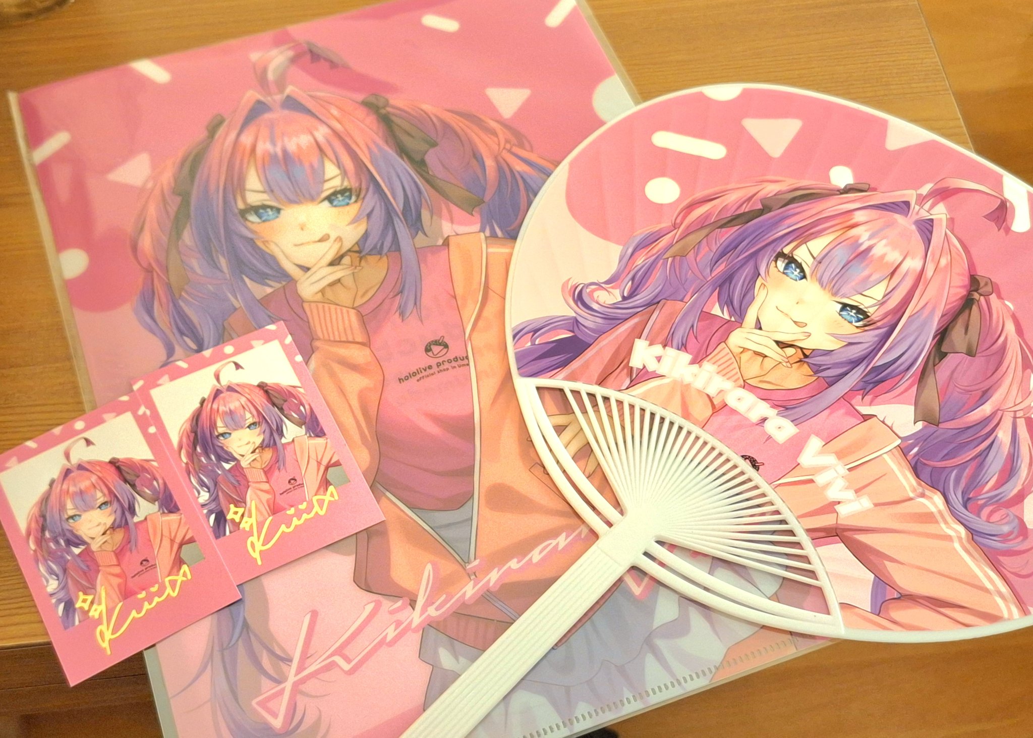 XLOV ウムティ우무티 WUMUTI  会場限定チェキ ポラロイド XLOV ウムティ우무티 WUMUTI 会場限定チェキ ポラロイド
