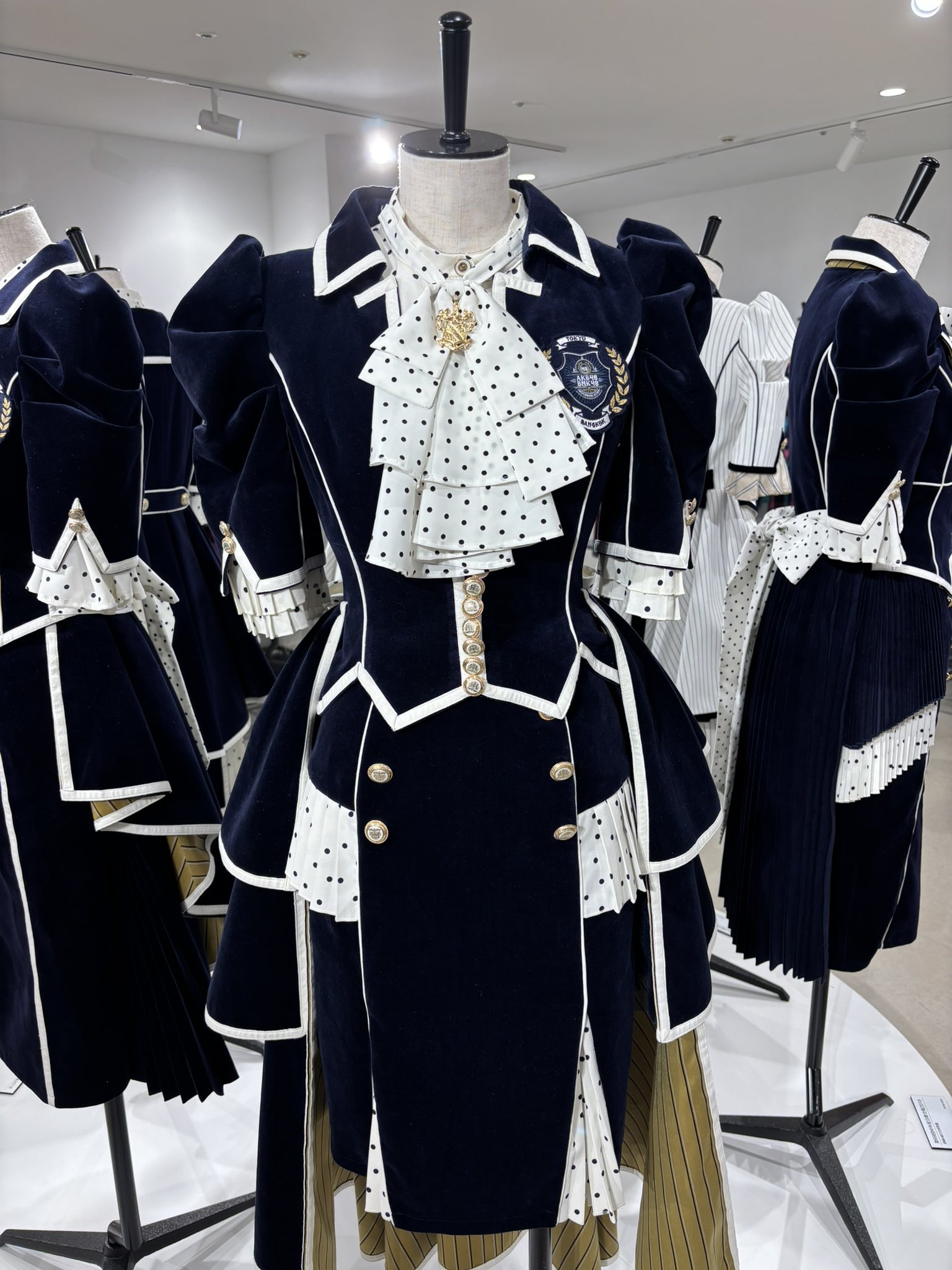 う*げ様 AKB48 大丸衣装展　今日は誰に恋をする？衣装生地シュシュ　りんごチ AKB48 Official Shop on X: 