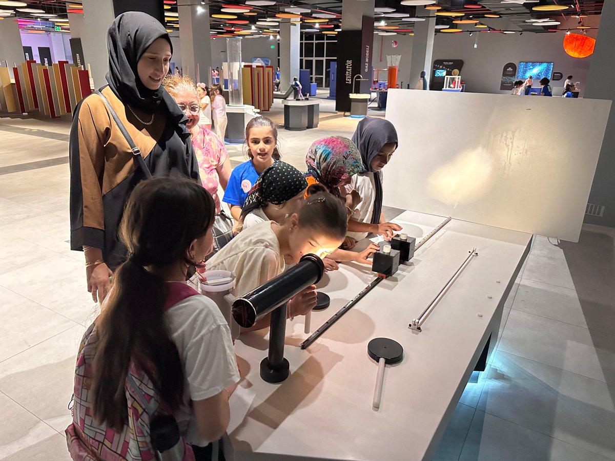 GSB Gençlik Yaz Kulübü Devam Ediyor! ✨ 

Yaz Kulübü öğrencilerimizle birlikte Düzce Bilim Merkezi’ni ziyaret ettik. Gençlerimiz, bilimin heyecan verici dünyasında eğlenerek öğrenmenin tadını çıkardı.🎈🔬

<a href="/OA_BAK/">Dr. Osman Aşkın Bak</a> <a href="/gencliksporbak/">Gençlik ve Spor Bakanlığı 🇹🇷</a>