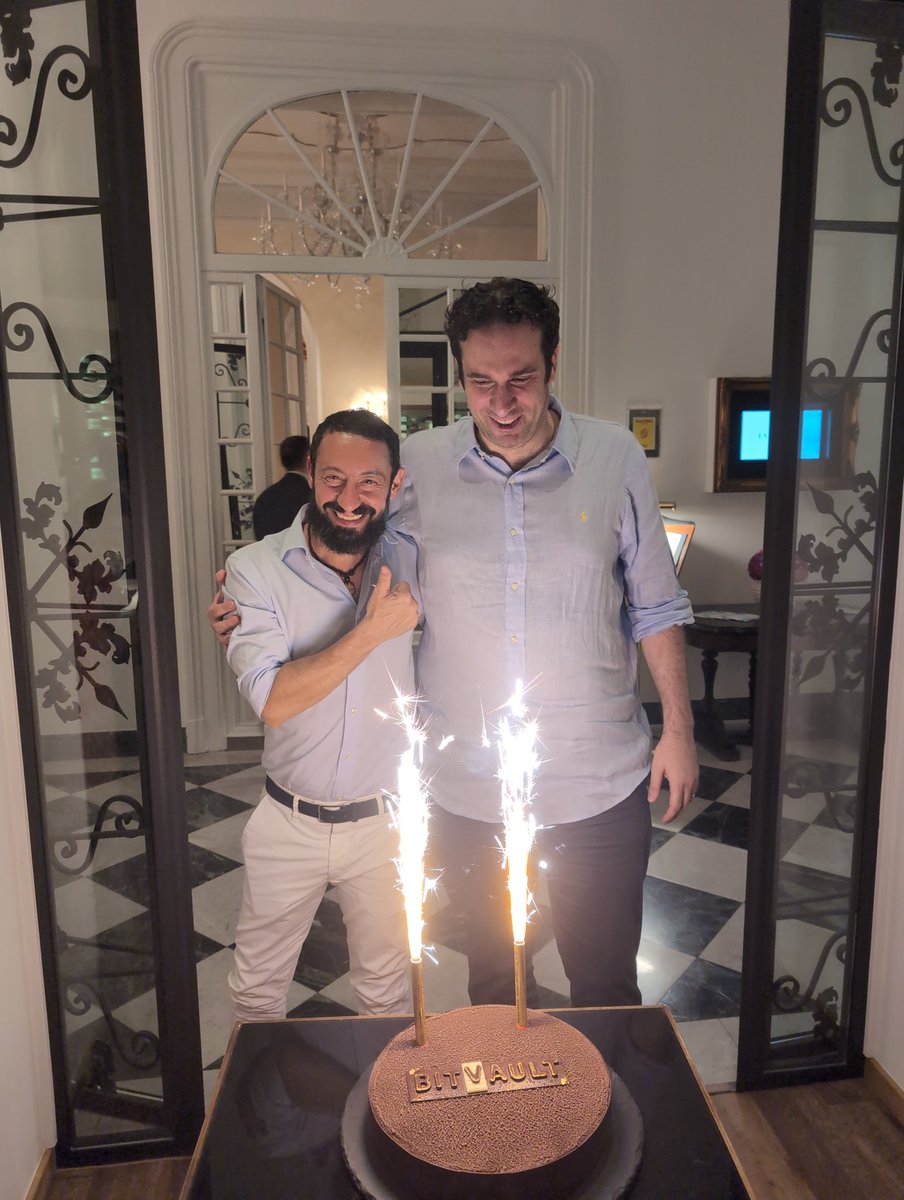 midimarcus's tweet image. Great celebration yesterday for @BitvaultApp pre-seed funding. Thanks for having me and congrats to the whole team. Go rock it @CiccioMadonna!