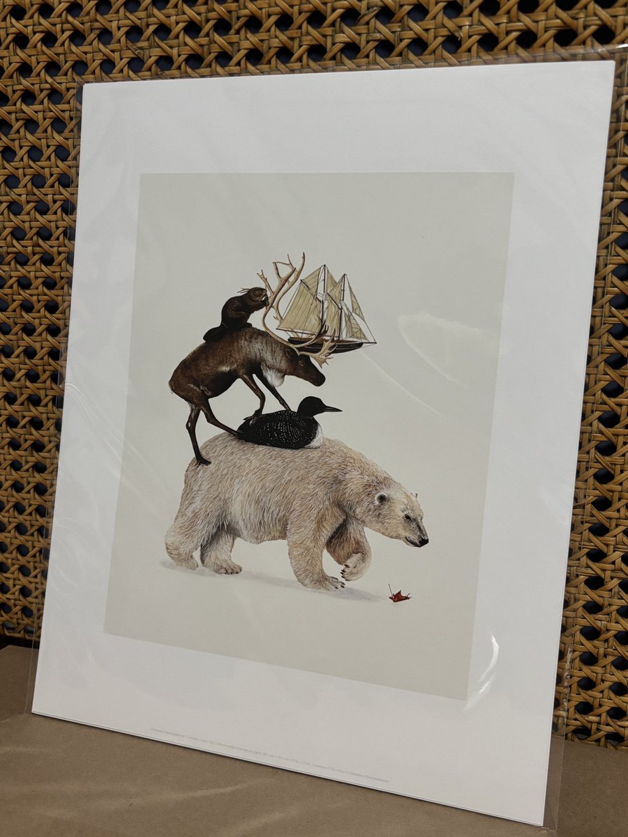 トロント街歩きで途中で立ち寄ったオンタリオ美術館の売店にて、地元の