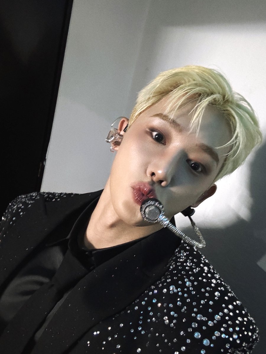 official__wonho's tweet image. ¡WENEEs de CDMX, gracias por hacer brillar el cierre de esta gira por LATAM!
Gracias por estar conmigo hasta el final.
Volveré muy pronto. ¡Espérenme! 🇲🇽
#원호 #WONHO