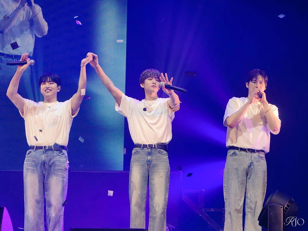 Riolu0725's tweet photo. 20250721 一部終了 🎶
Such a great time~

#B1A4 #신우 #산들 #공찬 #Singularity https://t.co/0JQlTWf5be