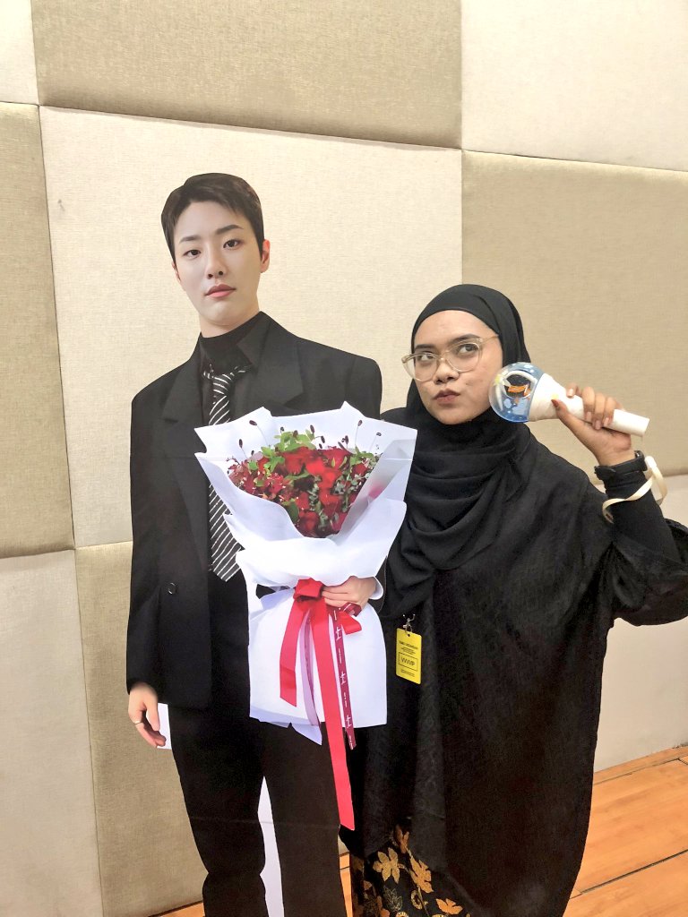 Last, but not least.

Me, myself, and I. Yang sudah enjoy the party sampai lupa dokumentasi (tapi cukup pede bilang kalau pasti lihat muka gue di beberapa post moodz lain). From vol. 1 - vol. 3, <a href="/summer5project/">Summer Five Project</a> selalu seru, dan makin seru. See you di event selanjutnya!! 🧡💙