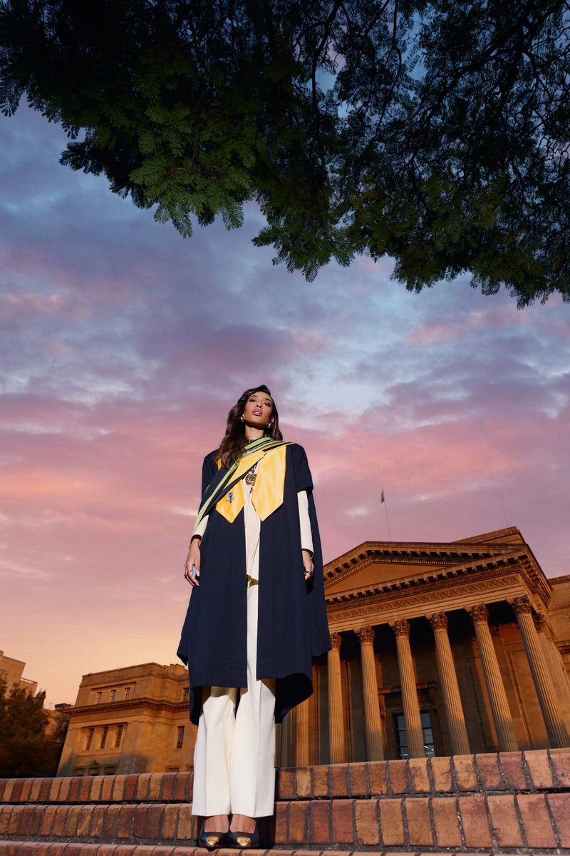 WitsUniversity's tweet image. Congratulations to Witsie and social media personality, Sarah Langa. 🎓🏛️
Last week, Sarah graduated with her MBA, officially becoming a three-time Wits graduate, a remarkable achievement.
She is also a member of the Golden Key International Honour Society, joining a global…