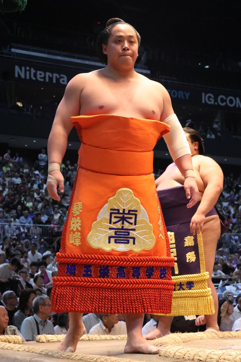 錦鯉土俵入り 527点の土俵入りの写真と高解像度写真 - Getty Images