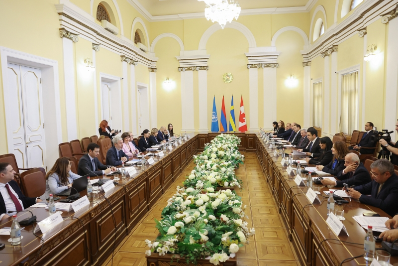 AndrewTurnerCAN's tweet image. Ուրախ էի մասնակցել «Նոր Հայաստան՝ ժամանակակից խորհրդարան» ծրագրի խորհրդի ամենամյա նիստին: Կանադան հպարտ է՝ գործընկերների հետ համագործակցությամբ աջակցելու ժողովրդավարության կայացման՝ Հայաստանի շարունակական հանձնառությանը:
