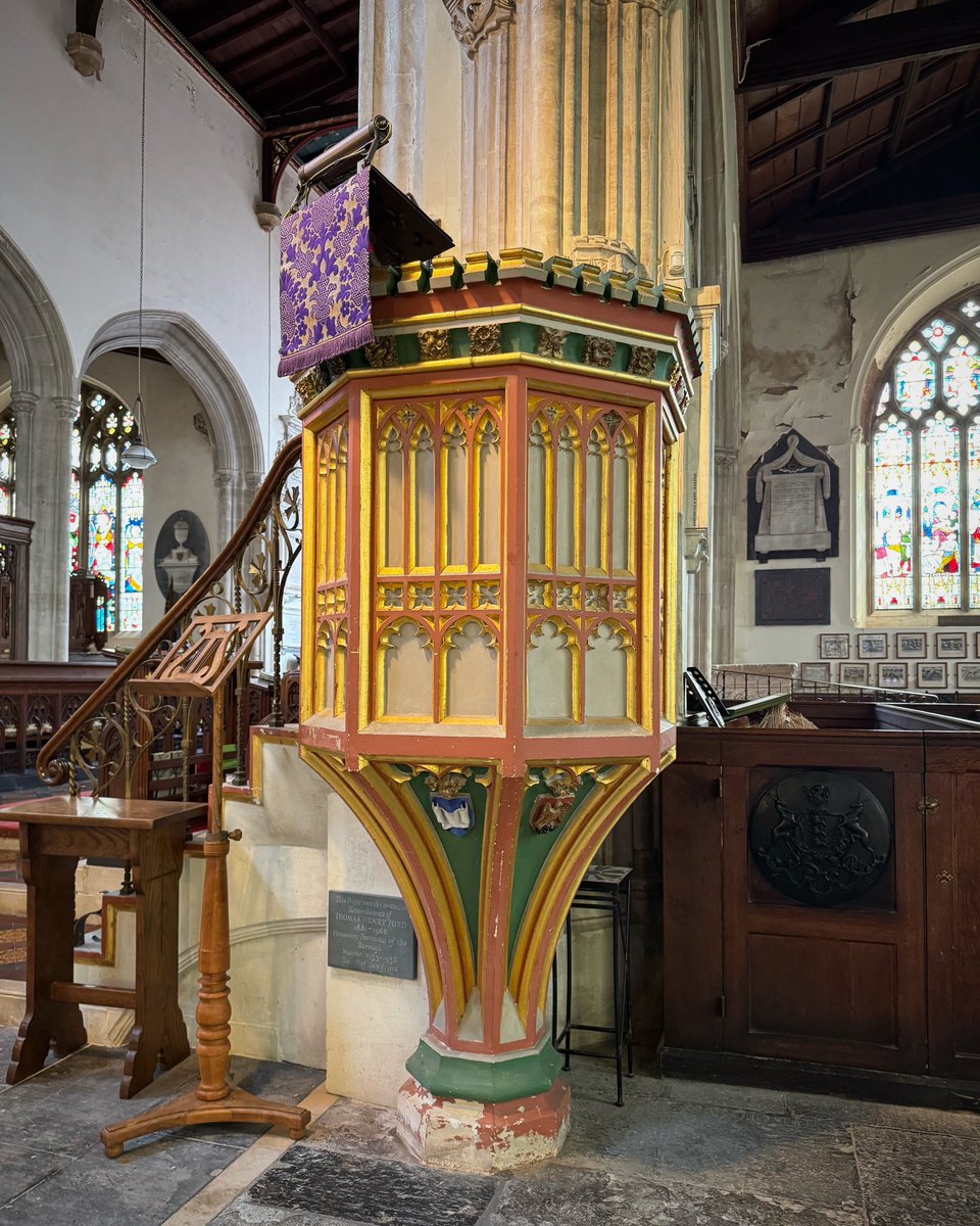 InDamnatio's tweet image. “Wine glass” pulpit with rather splendid decoration, Church of St Peter, Tiverton, Devon