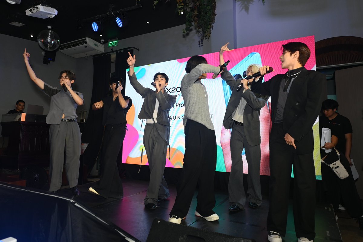 vivo_phil (@vivo_phil) on Twitter photo Feel like sixteen! 🕺
Still can't get over with <a href="/HORI7ONofficial/">HORI7ONofficial</a> fiery performance in the recent vivo X200 FE Launch!
If you can describe their performance in one word, what would it be? 🤩
#vivoX200FE #ZEISSImageProPacked #vivoX200FEConcertPhone Feel like sixteen! 🕺
Still can't get over with <a href="/HORI7ONofficial/">HORI7ONofficial</a> fiery performance in the recent vivo X200 FE Launch!
If you can describe their performance in one word, what would it be? 🤩
#vivoX200FE #ZEISSImageProPacked #vivoX200FEConcertPhone