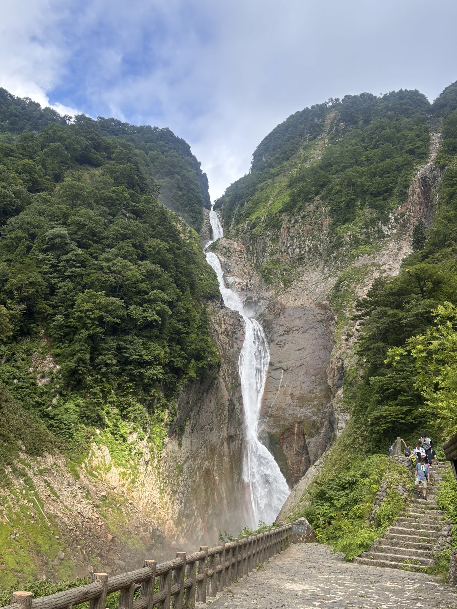 日本の滝〈2〉西日本767滝 (ヤマケイ情報箱) 日本の滝〈2〉西日本767滝 (ヤマケイ情報箱) | 北中 康文 |本
