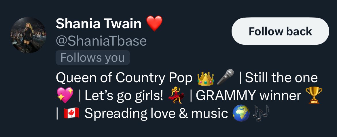 3Sandy7_'s tweet image. Don’t get too jealous, But Shania Twain is following me 😃 what should I DM her?