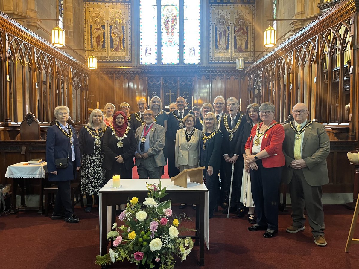 Jane_Brophy's tweet image. We were honoured and privileged to attend the Royal British Legion Annual Church Service at St Georges Church in Tyldesley, along with most of the Greater Manchester Mayors. @PoppyLegion @Carmines62