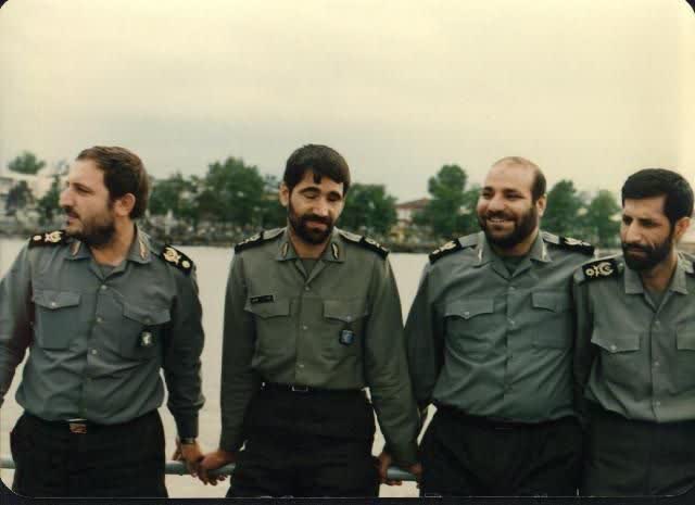 moshtaghi1987's tweet image. مونس جانند هر چهار، مرا
«ناصر خسرو»
از راست:
سردار شهید غلامرضا محرابی
سردار شهید محمدرضا زاهدی
سردار جانباز علی فضلی
سردار شهید احمد سوداگر