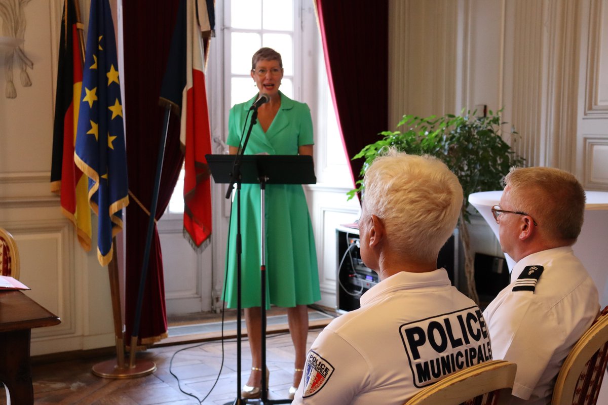 Prefet67's tweet image. #Sécurité | Retour en images sur la signature du Contrat de Sécurité Intégrée à Wissembourg, ce vendredi, par Jacques Witkowski @prefet67, le maire de #Wissembourg, la procureure, la @Gendarmerie_067 et l'éducation nationale ✍️
🎯 Objectif : renforcer le partenariat entre les…