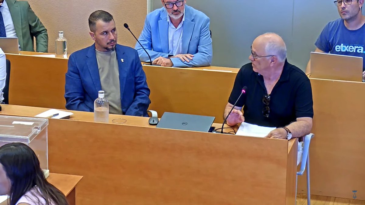 Aj. de Torredembarra (@ajtorredembarra) on Twitter photo S’inicia el #pletorre ordinari del mes de juliol amb el torn de preguntes presentades per ciutadania #Torredembarra
El podeu seguir en directe a📻 <a href="/OnaLaTorre/">Ona la Torre 107.0FM</a> (107.0 FM) i a YouTube youtube.com/@torredembarra…
Ordre del dia 🔗 seu-e.cat/documents/2119… S’inicia el #pletorre ordinari del mes de juliol amb el torn de preguntes presentades per ciutadania #Torredembarra
El podeu seguir en directe a📻 <a href="/OnaLaTorre/">Ona la Torre 107.0FM</a> (107.0 FM) i a YouTube youtube.com/@torredembarra…
Ordre del dia 🔗 seu-e.cat/documents/2119…