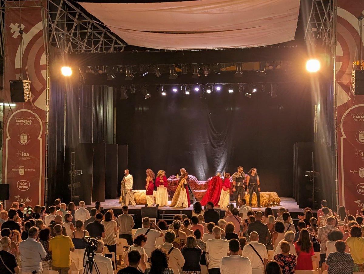 AytodeCaravaca's tweet image. ¡#Caravaca vive intensamente su 44 Semana de Teatro! 🎭 Algunas imágenes que nos deja la primera parte de este festival 👇
El festival se ha convertido en una cita nacional de referencia dentro de esta rama de las artes escénicas.
ℹ️ teatrocaravaca.es
@ICA_RegMurcia