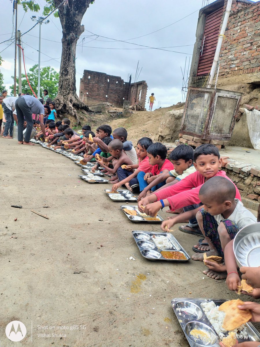 sudhirsingh_15's tweet image. When God blesses us abundantly, let&apos;s take the opportunity to give back to those who are less privileged.✨❤️