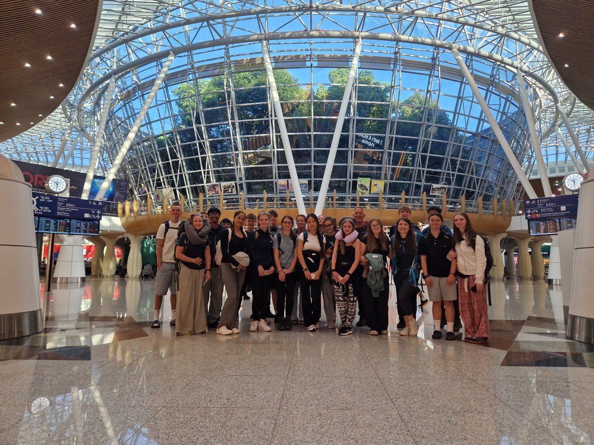 Deanerycofe's tweet photo. Borneo Day 1/2
Team Borneo has landed safely in Kuching after a quick layover in KL! A bit of turbulence and jetlag, but we’re excited to explore the city—right after a good sleep! 😴🌏 #worldchallenge #resilience https://t.co/pnX3MgDsJK