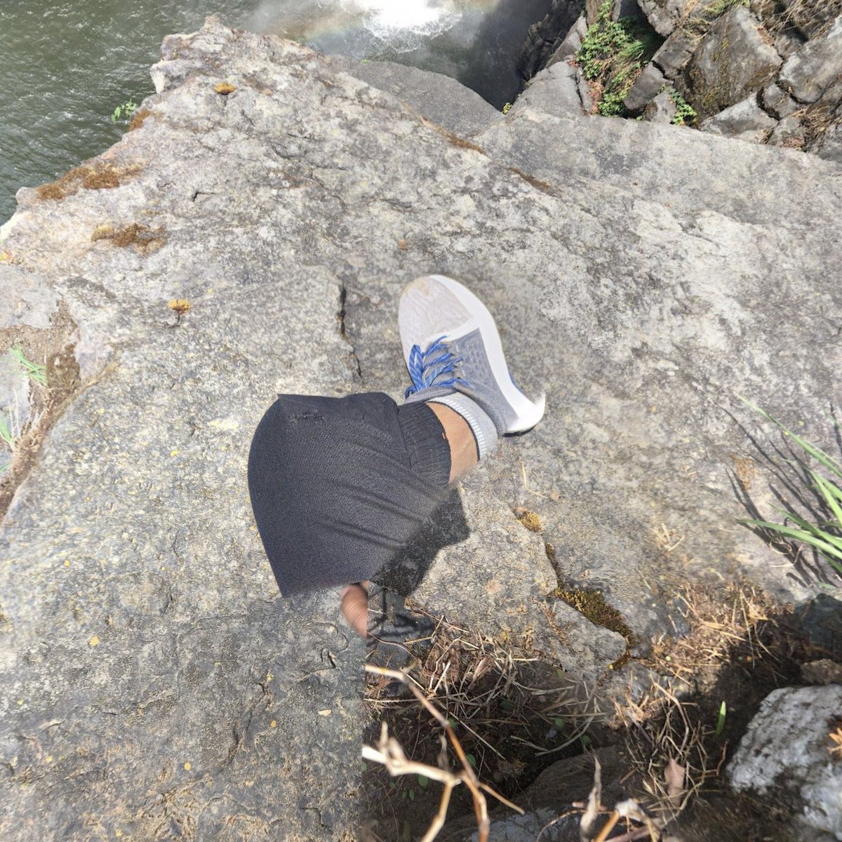 StreetviewFeet's tweet image. GM👟👟
Wishing you a light and easy Monday🤍