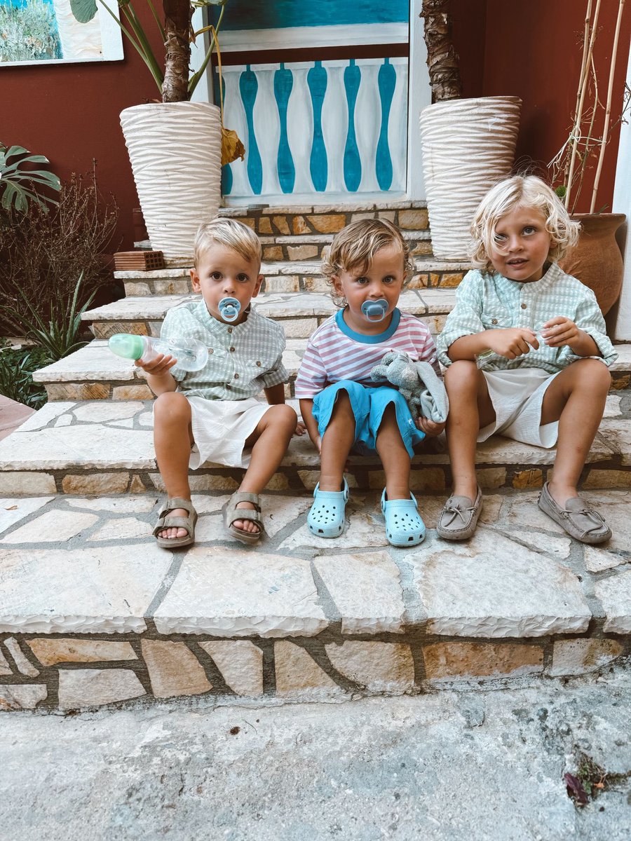 craigfairbrass's tweet image. Thank you  Greece for another stunning holiday and the 3  mini Fairbrass amigos loved it - the people food crystal clear sea -ouzo &amp;amp; vino ❤️😎😇🇬🇷🙏