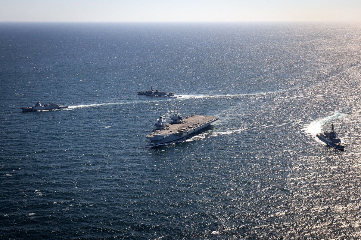 COMUKCSG's tweet image. Over 3,000 British forces personnel are taking part in #TalismanSabre25 - the largest military exercise #Australia ๐ฆ๐บhas ever hosted.
The first time a UK Carrier Strike Group has visited since 1997!
โ๏ธ๐โ๏ธ @TalismanSabre #CSG25