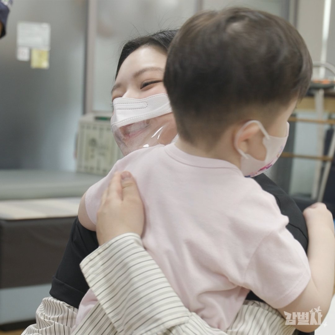 벌써 마지막회라구요…?  

그 어느 때보다 뜻깊었던 시간! 
세상에서 가장 특별한 게스트와 함께해요🐥  

🌟내일 오후 6시 시즌2 ep.10 에서 만나요!!