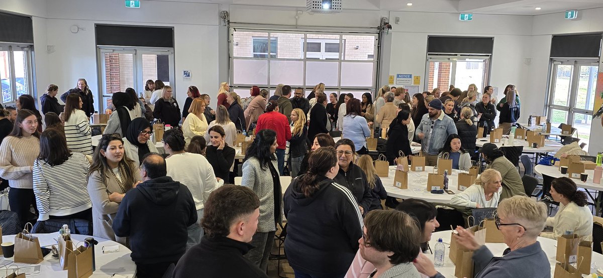 michellelgomes's tweet image. #BetterTogether  professional learning supported by #hilltop #communityofschools for 135 SLSOs within and beyond network @gparkschool @AjugaSchool #campbellhouseschool @MrsLeahSmiles @nsweducation