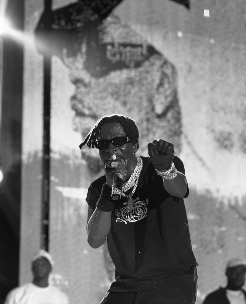 26110Ken's tweet image. “Me I dey think of myself and my rolls royce,
You no dey see this time ano dey make noise,
New year new lifestyle ano be those boys” ~1Don-Rolls Royce prt2
Ironically your fav’s numbers are dropping😂 he was the one putting him on the map by minding him.
#SHAXI #SHAXIGHANA