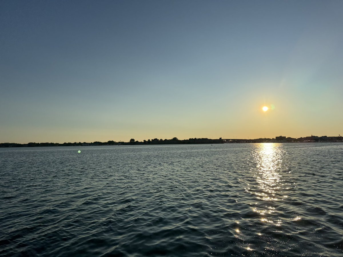 randomrecruiter's tweet image. 5am workout = SMASHED!
Nothing like starting the week off with a good workout & a quiet walk by the marina.
Had a couple of beach days with the fam, and now feeling refreshed and recharged ready to get after it.
LFG!!!