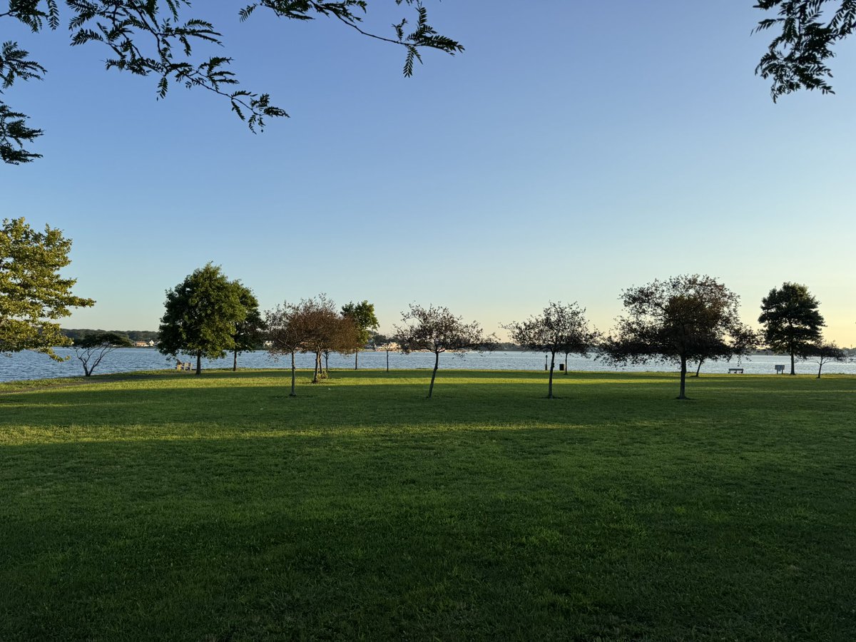randomrecruiter's tweet image. 5am workout = SMASHED!
Nothing like starting the week off with a good workout & a quiet walk by the marina.
Had a couple of beach days with the fam, and now feeling refreshed and recharged ready to get after it.
LFG!!!