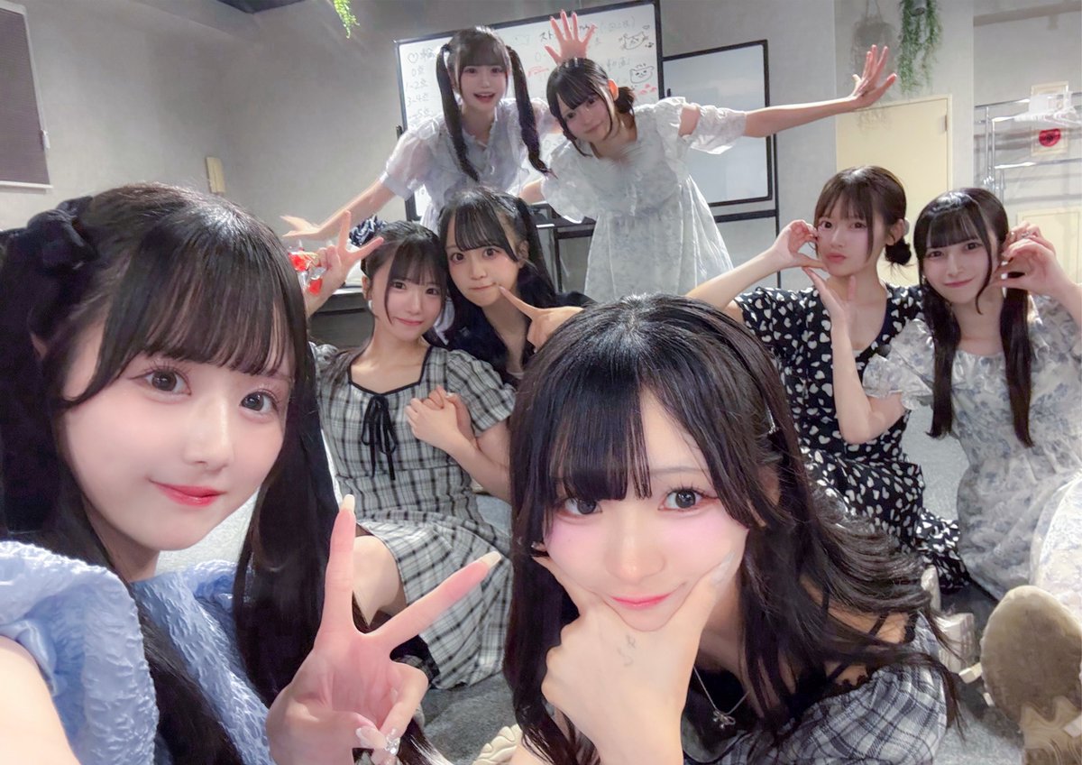ちゅらのグッズ皆は何が欲しい〜？♡ コメントか引用で教えてね！ #ちゅら