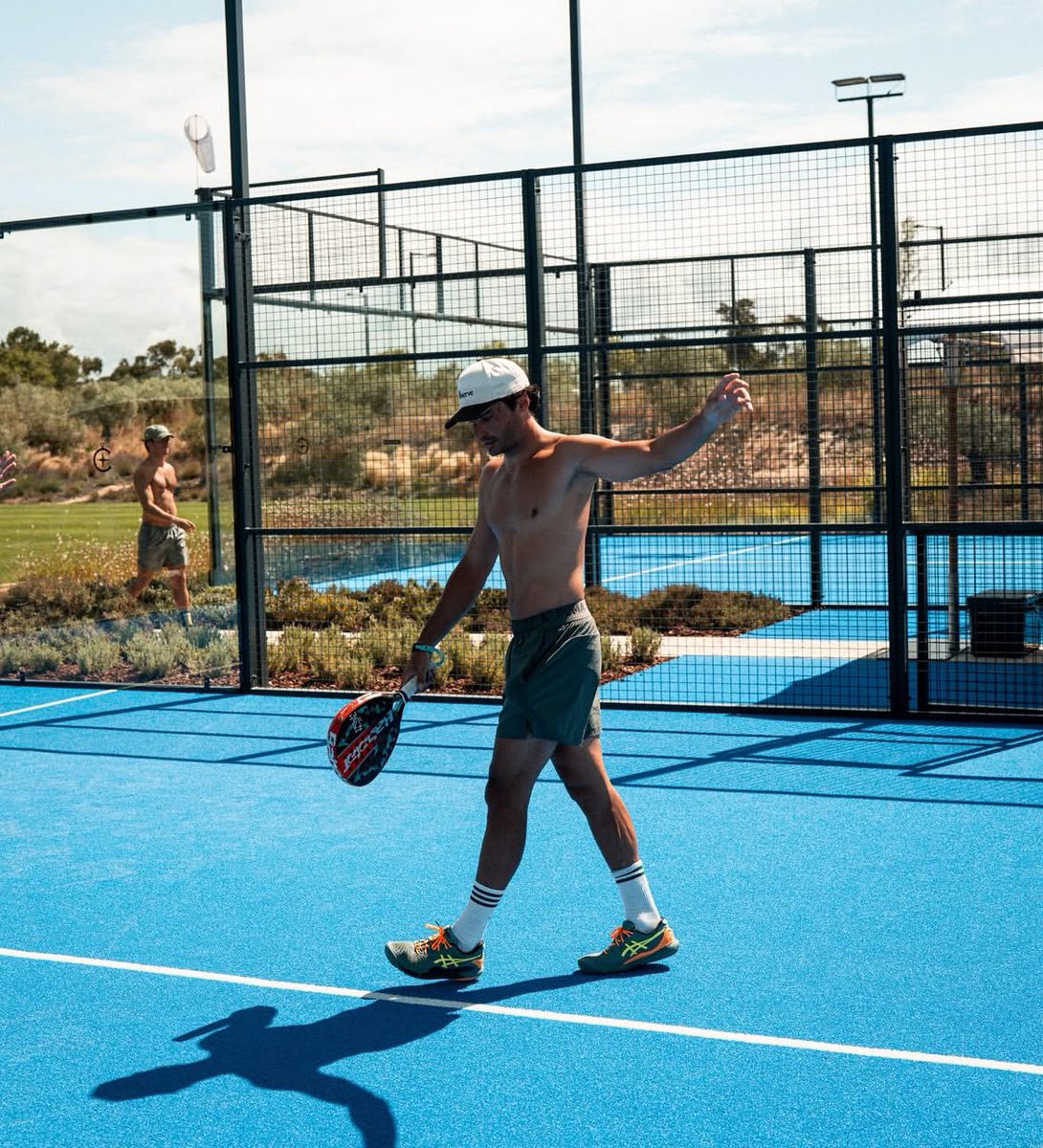 the entire post is just carlos being a whore.. THANKS A LOT