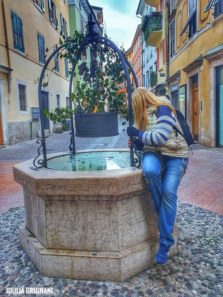 Esprimi un desiderio 🧚🏻‍♀️

Riva del Garda 🏞️
Fotografia scattata un po' di tempo fa...
Foto personale 📸 

#fotografia #rivadelgarda #lago