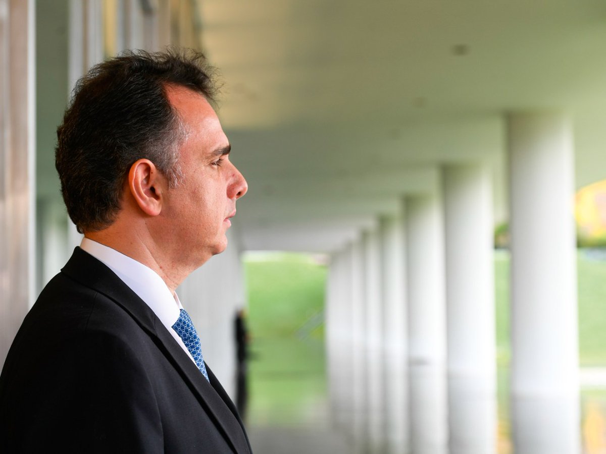 Alfred Newmann 🇧🇷 (@pmarcelo1972) on Twitter photo Sem cadeira no STF, descartado pelo sistema e sem visto para os EUA.
<a href="/rodrigopacheco/">Rodrigo Pacheco</a>, nós avisamos e você não deu ouvidos. Sem cadeira no STF, descartado pelo sistema e sem visto para os EUA.
<a href="/rodrigopacheco/">Rodrigo Pacheco</a>, nós avisamos e você não deu ouvidos.