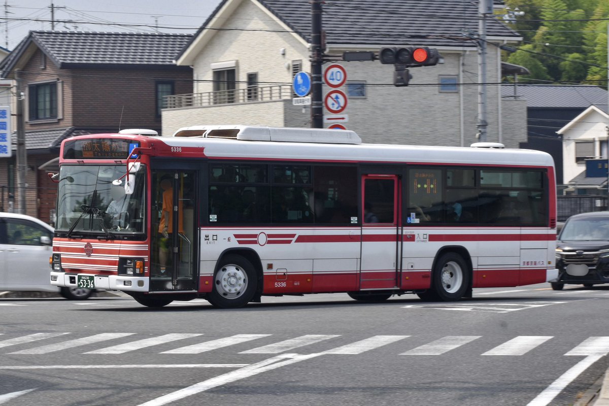 2025.7.5
京都京阪バス 5336(元京阪バスW-3854)
PJ-KV234N1 2005年式

新しく入ってきた移籍車両です。
その代わりとして、7356が除籍となったようで…
運用もしばらく入ってなかったみたいですが、何か都合が悪くなったんですかね🤔