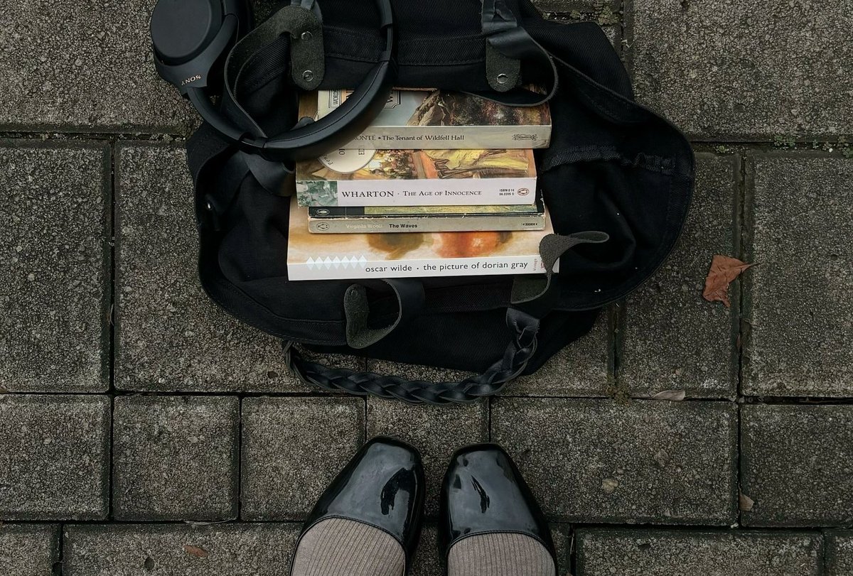 AcademiaDreams's tweet image. ig: womanbythewindow