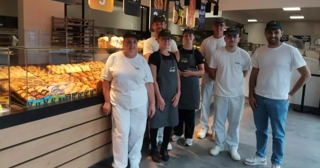 France Travail Bretagne (@ftravail_bzh) on Twitter photo 👨🍳 À Quimper, la boulangerie Ange a ouvert ses portes début juillet. Avec l’appui de <a href="/FranceTravail/">France Travail</a>, 15 salariés formés aux méthodes de la franchise ont été recrutés. Un bel exemple d’accompagnement vers l’emploi local !👉quimper.maville.com/actu/actudet_-… 👨🍳 À Quimper, la boulangerie Ange a ouvert ses portes début juillet. Avec l’appui de <a href="/FranceTravail/">France Travail</a>, 15 salariés formés aux méthodes de la franchise ont été recrutés. Un bel exemple d’accompagnement vers l’emploi local !👉quimper.maville.com/actu/actudet_-…