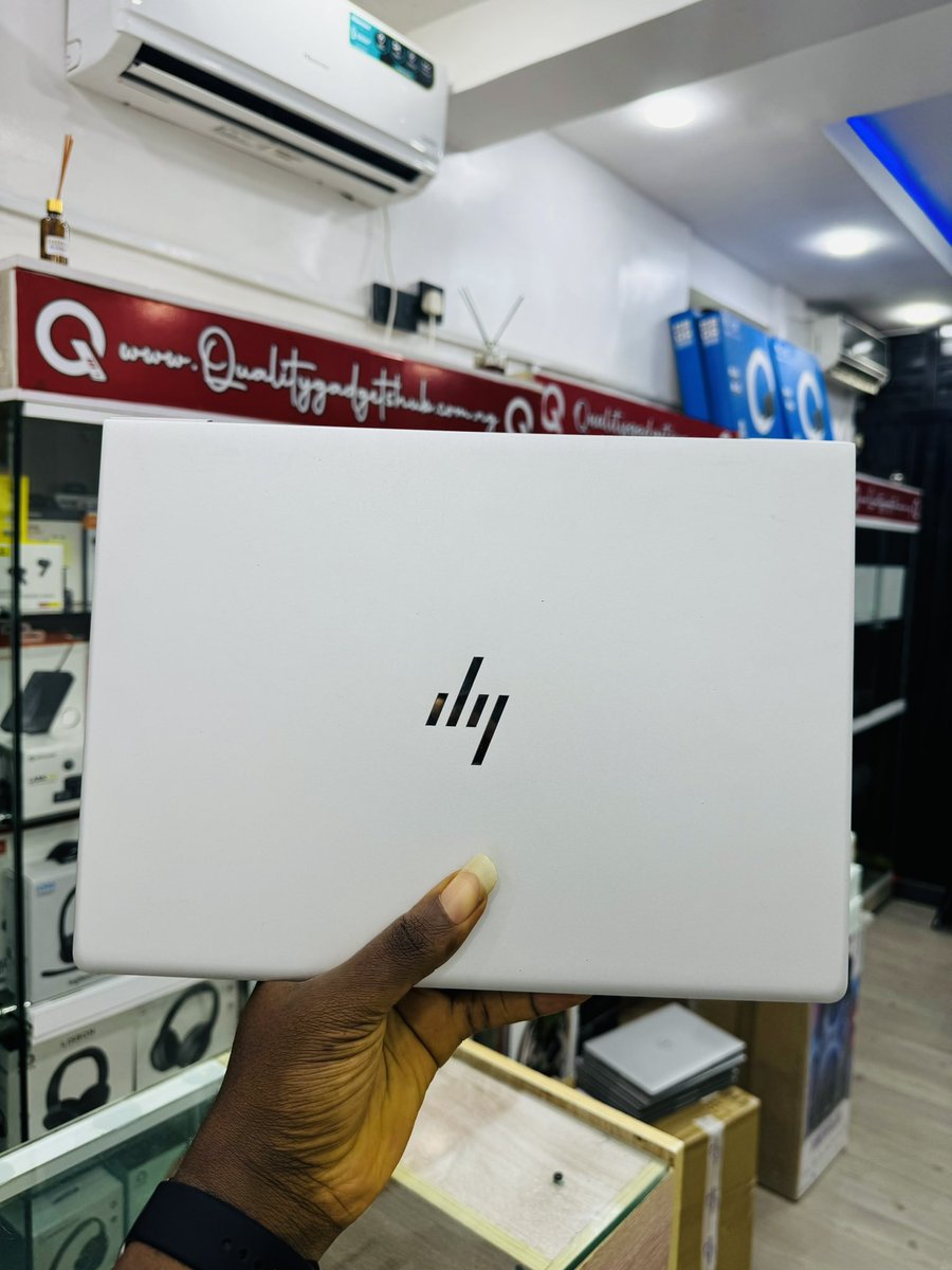 QualityGadgets_'s tweet image. Premium Used Hp EliteBook 830 G6 Laptop

256gb SSD | 8gb RAM | intel core i5 

8th Generation | 13 inches screen 

Type-C &amp;amp; HDMI Ports | Keyboard Light 

Price: ₦310,000 
{ follow come charger included }

🛒 Send a DM or 

📞 08169698791 | 💬 08076460107