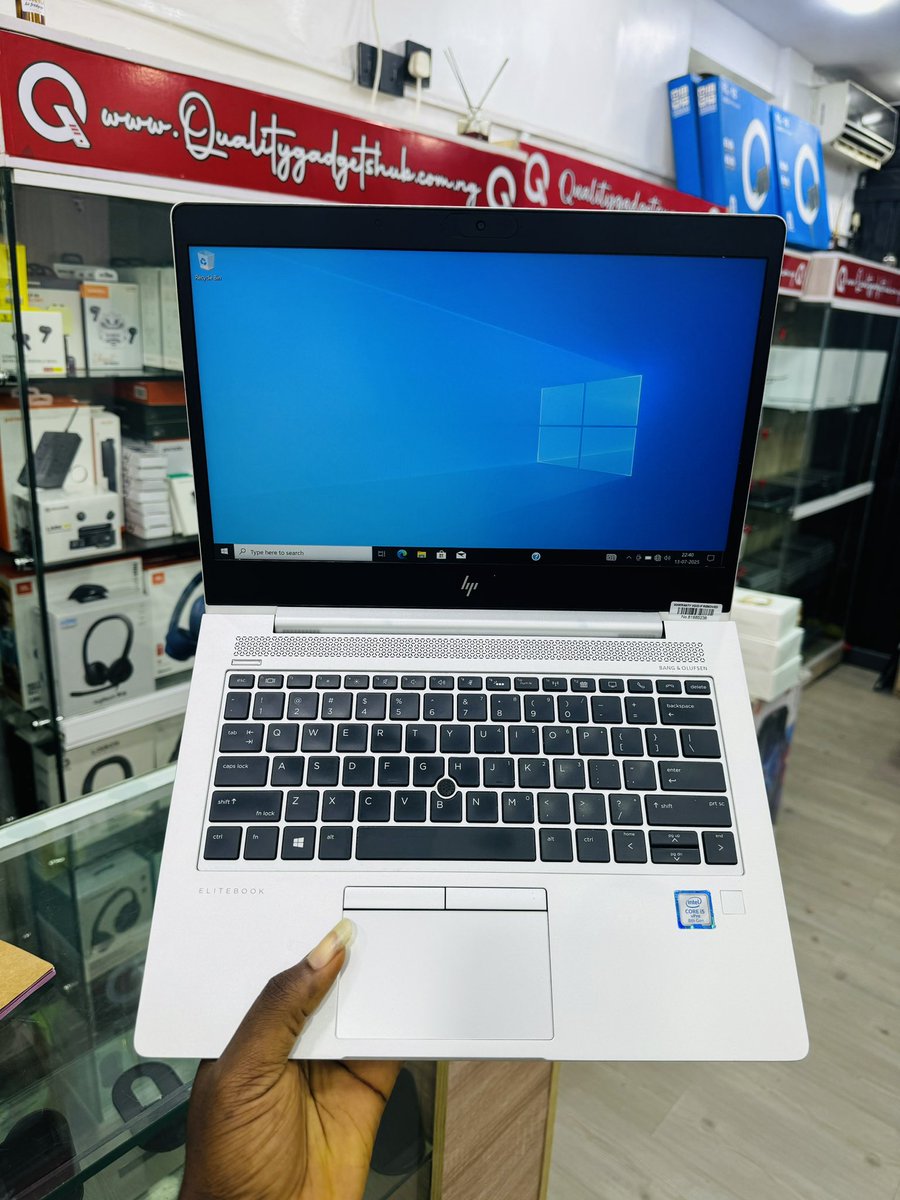 QualityGadgets_'s tweet image. Premium Used Hp EliteBook 830 G6 Laptop

256gb SSD | 8gb RAM | intel core i5 

8th Generation | 13 inches screen 

Type-C &amp;amp; HDMI Ports | Keyboard Light 

Price: ₦310,000 
{ follow come charger included }

🛒 Send a DM or 

📞 08169698791 | 💬 08076460107