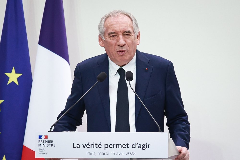RevuePol's tweet image. « François Bayrou seul responsable ? » Une tribune de Claude Nicolet , Président de la Nation citoyenne, Conseiller municipal et communautaire-Dunkerque
revuepolitique.fr/francois-bayro…