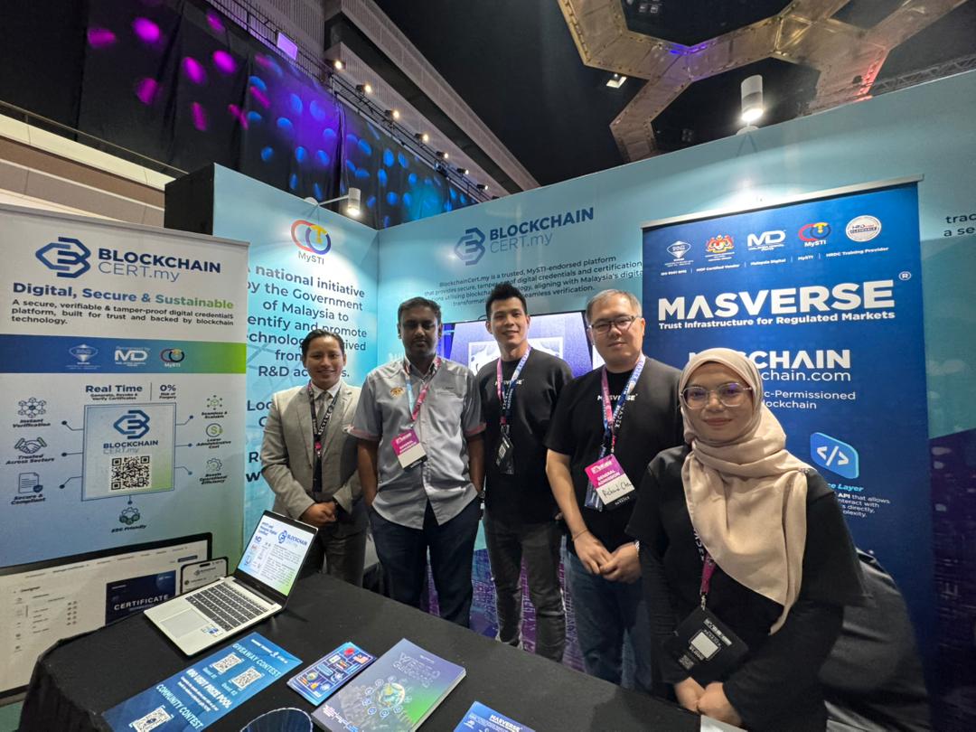 MasverseHub's tweet image. 🇲🇾 Honoured to host Malaysia’s Ministry of Science, Technology & Innovation (@officialmosti) at the @MasverseHub booth in Malaysia Blockchain Week (@MalaysiaBCW) today! 🔥
We showcased blockchaincert.my, our dApp powered by @MasChainMY.
We're grateful for their support as…