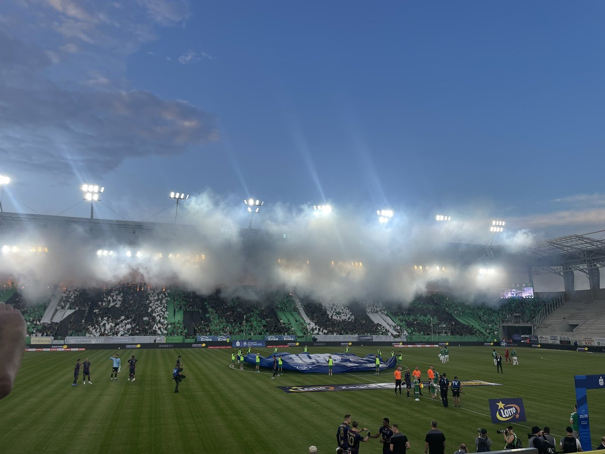 kacper_wolender's tweet photo. Przeklęty Radom, zawsze jak jestem tutaj na meczu, to w dostajemy w d***… Następnym razem na Ziemię Radomską nie jadę… #RADPOG https://t.co/HxMwgrChBK