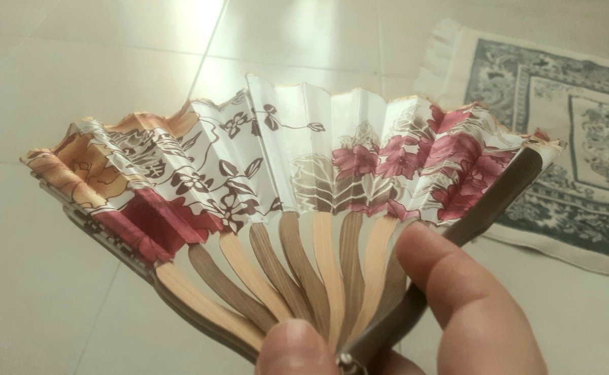 Foroutan_ir's tweet image. از صدقهسری رای یه سری باهوش و نخبهی مملکت، ژاپن شدیم. البته ژاپنِ چندین دههی پیش. پیش به سوی عصر حجر و فراتر از آن!