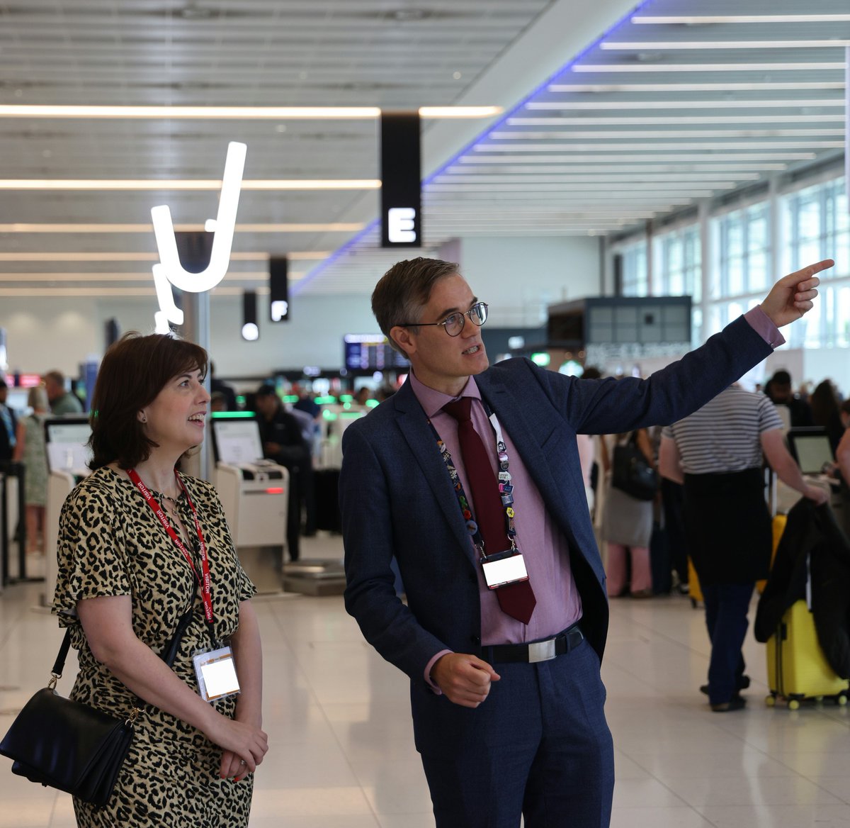 LucyMPowell's tweet image. Great to visit @manairport to hear about all the investment into Terminal 2. This now means that 95% of passengers hardly wait at all in queues for security and to get onboard. The offer inside has really improved too.
Manchester Airport is so vital to our city, connecting us to…