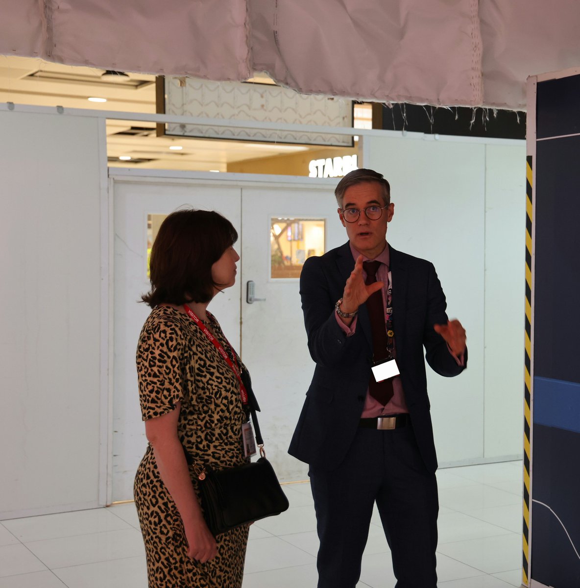 LucyMPowell's tweet image. Great to visit @manairport to hear about all the investment into Terminal 2. This now means that 95% of passengers hardly wait at all in queues for security and to get onboard. The offer inside has really improved too.
Manchester Airport is so vital to our city, connecting us to…