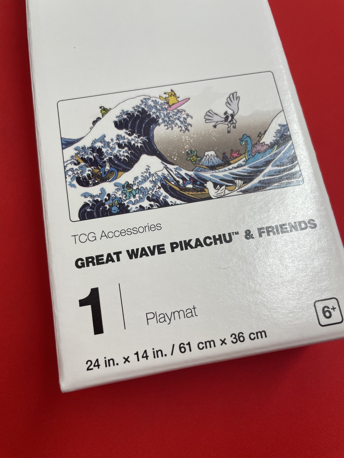 プレイマット GREAT WAVE PIKACHU & FRIEND Pokémon TCG: Great Wave Pikachu & Friends Playmat | Pokémon