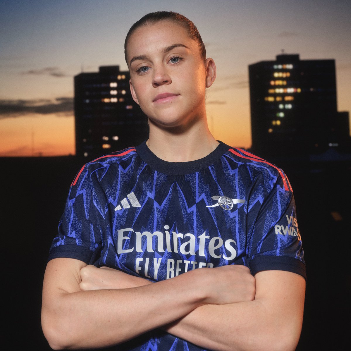 adidasfootball's tweet image. away never looked this good.πββοΈβ¨
introducing Arsenal 25/26 away jersey. available now. ππ adidas.com/arsenal